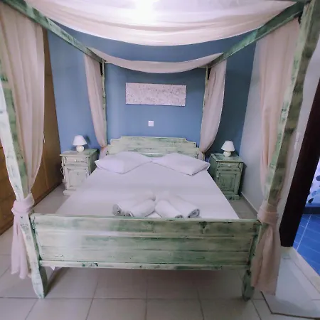 John&effie's ליגיה